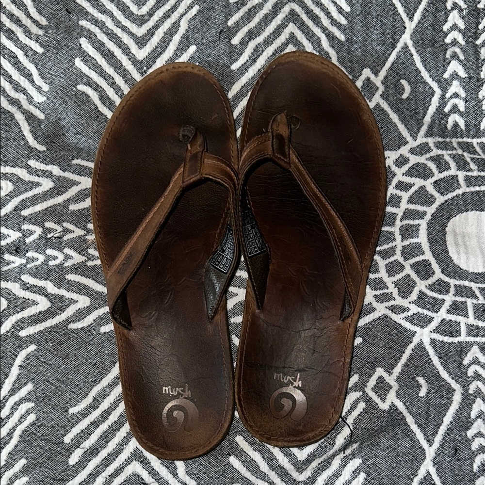 Leather Teva Mush flip flops